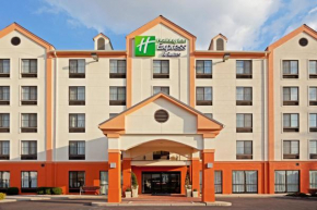 Holiday Inn Express Hotel & Suites Meadowlands Area, an IHG Hotel Carlstadt